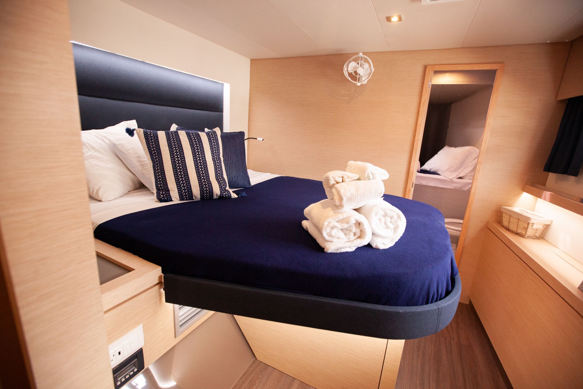 Fountaine Pajot Saona 47 | Dark Star