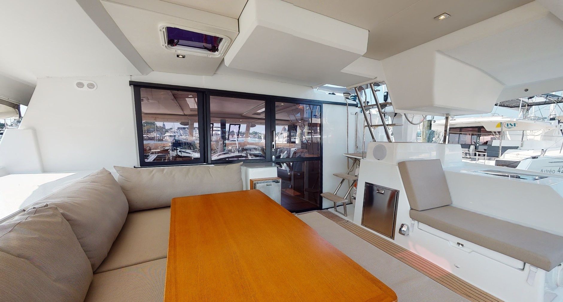 Fountaine Pajot Saona 47 | Dark Star