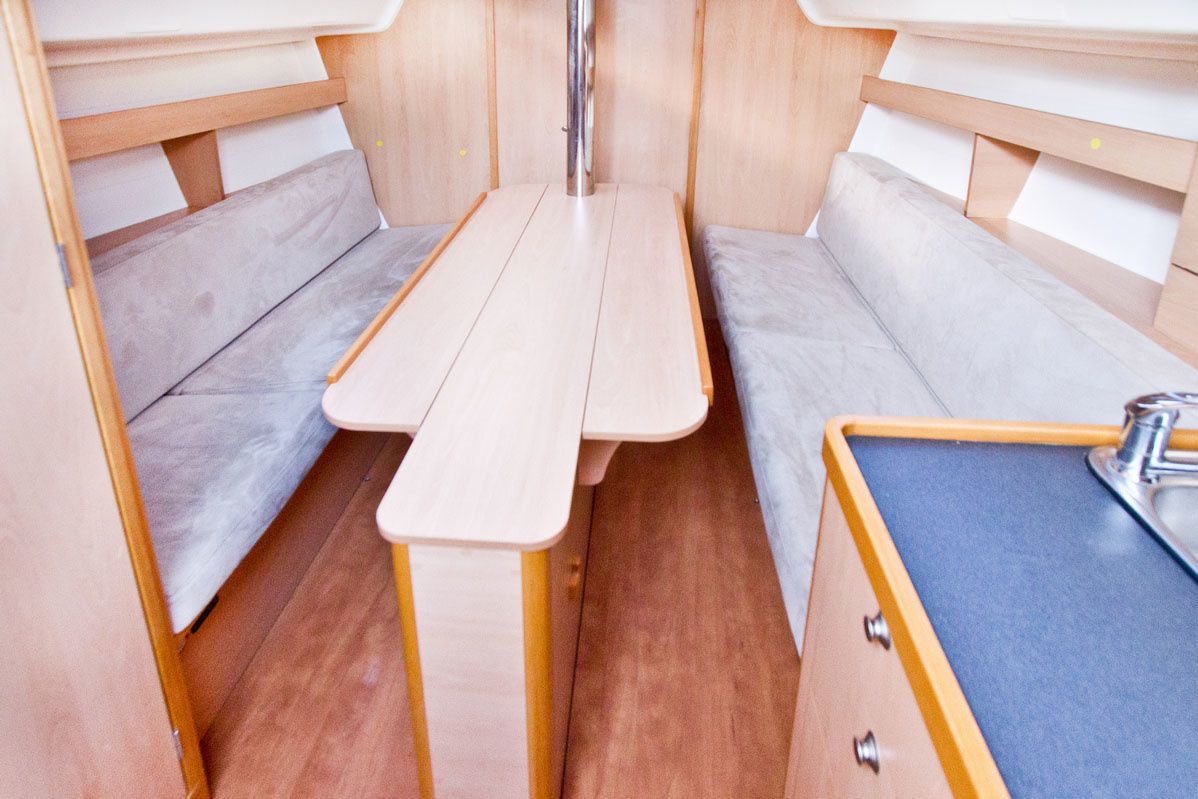 Delphia 33 MC | Biały Lew 1