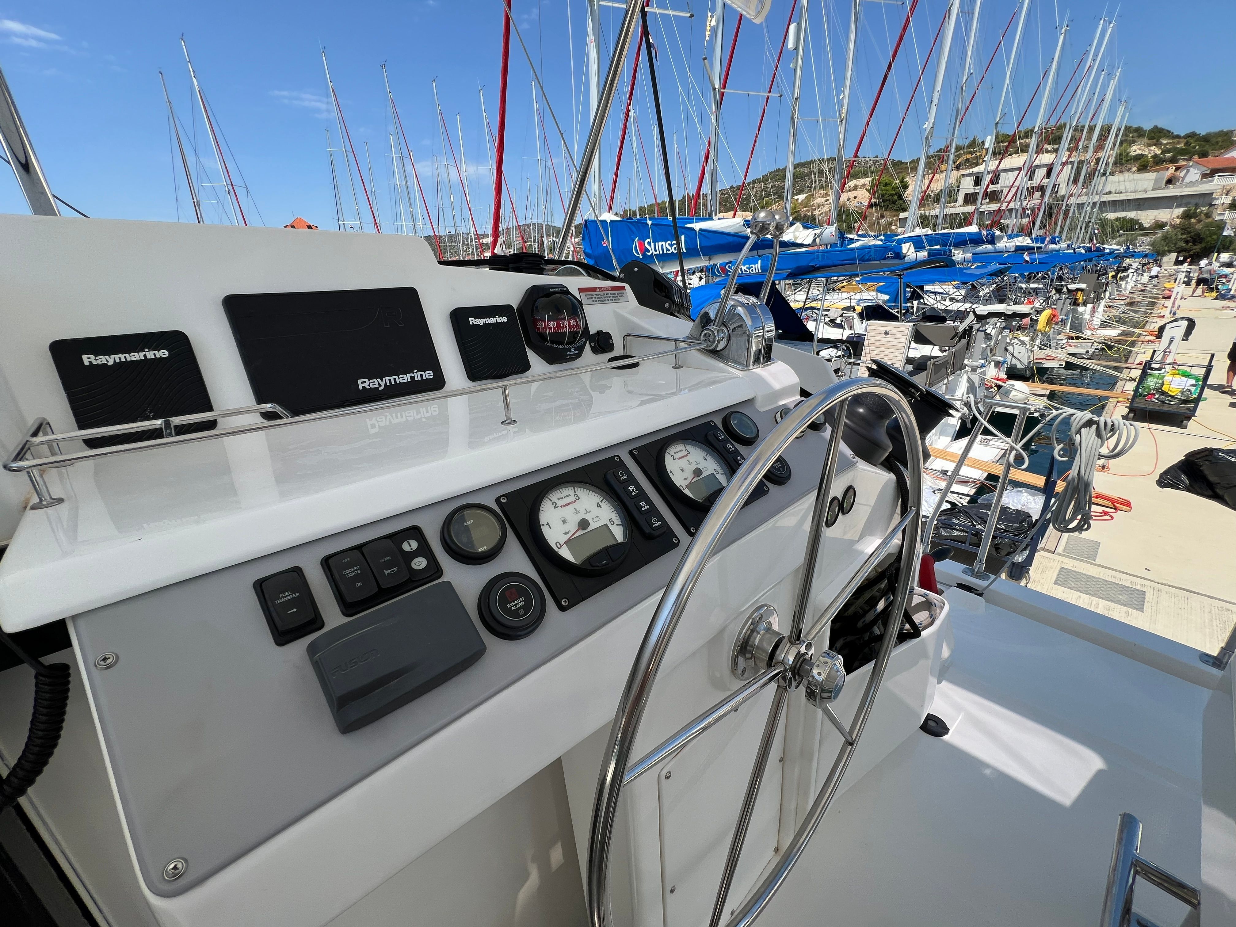 Leopard 40 | Sunsail 20