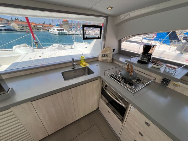 Leopard 40 | Sunsail 20