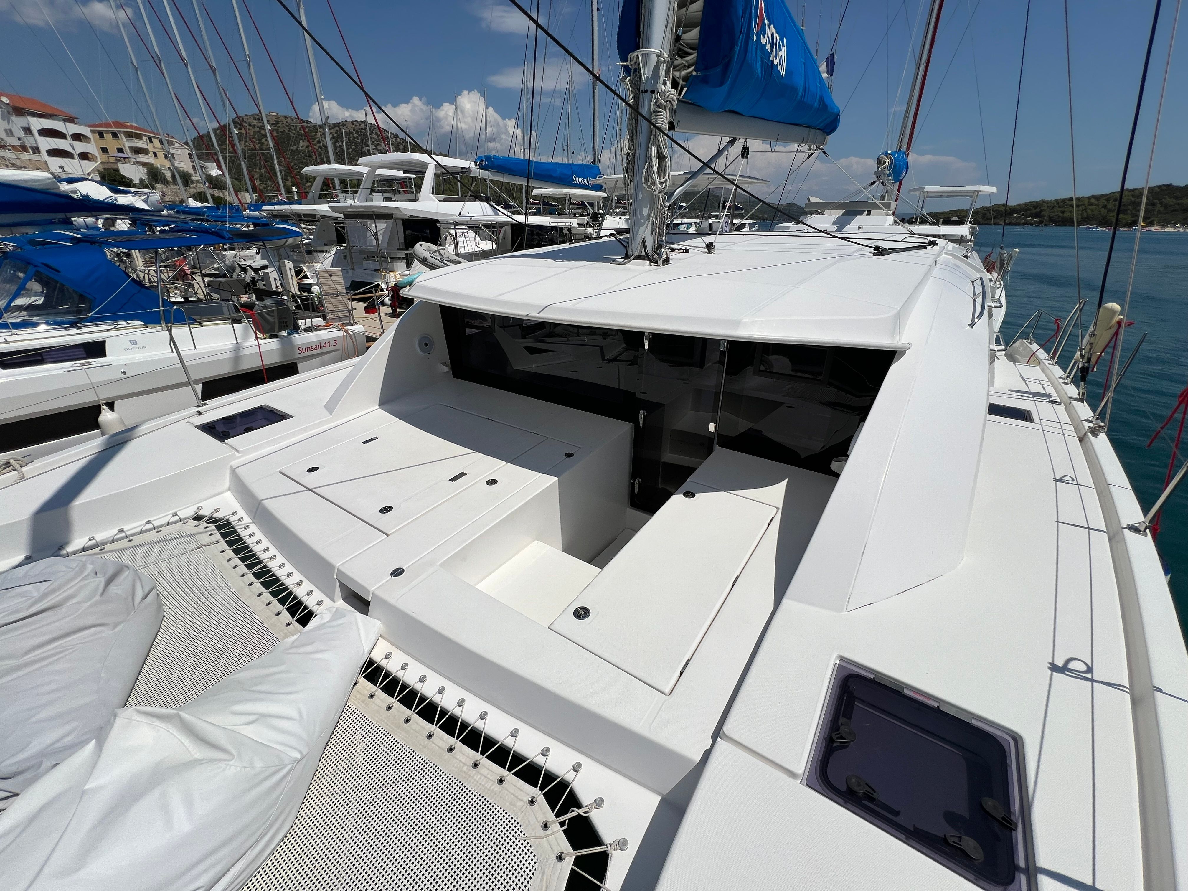 Leopard 40 | Sunsail 20