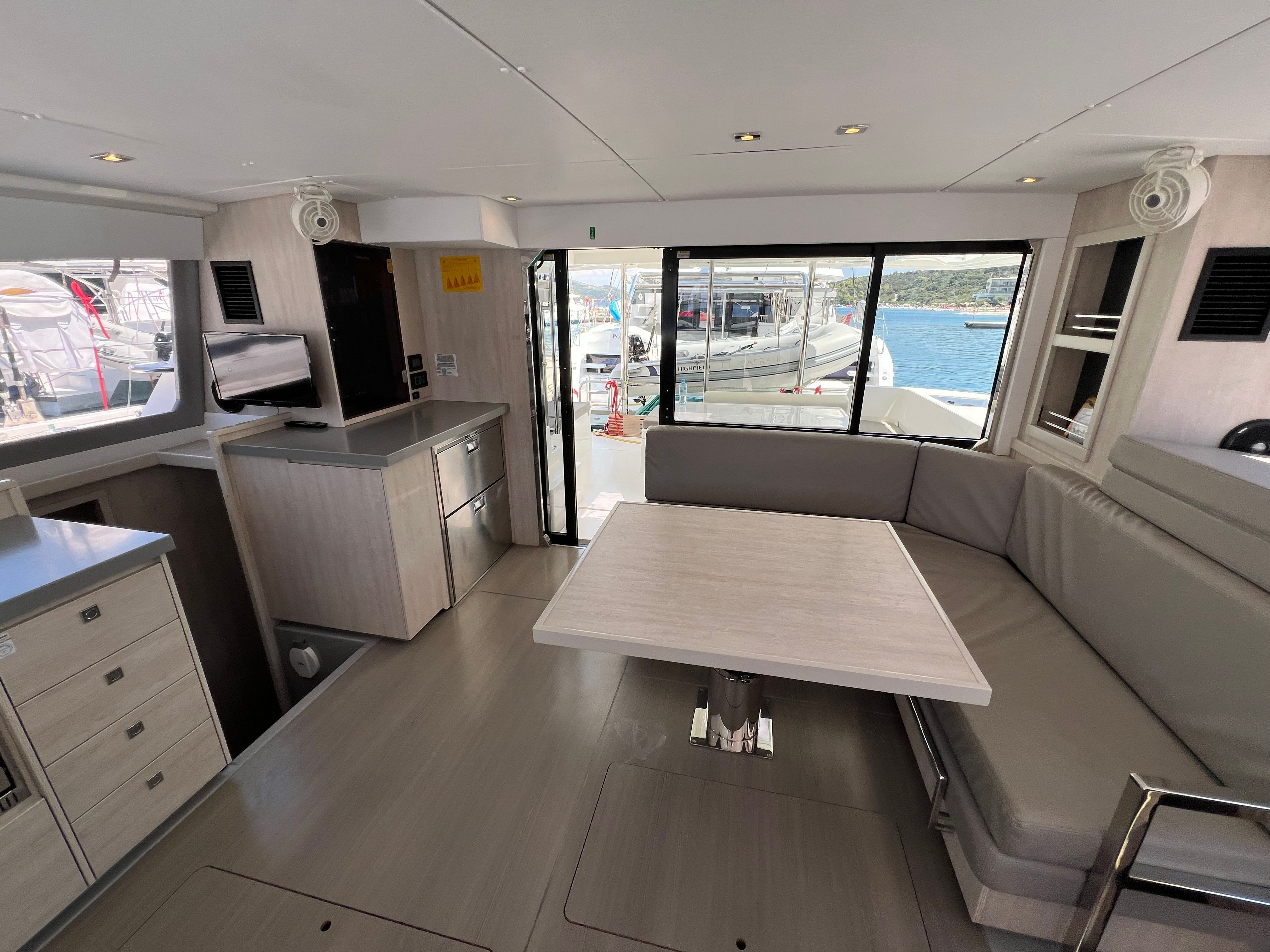 Leopard 40 | Sunsail 20