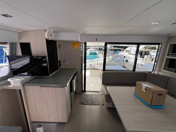 Leopard 40 | Sunsail 20