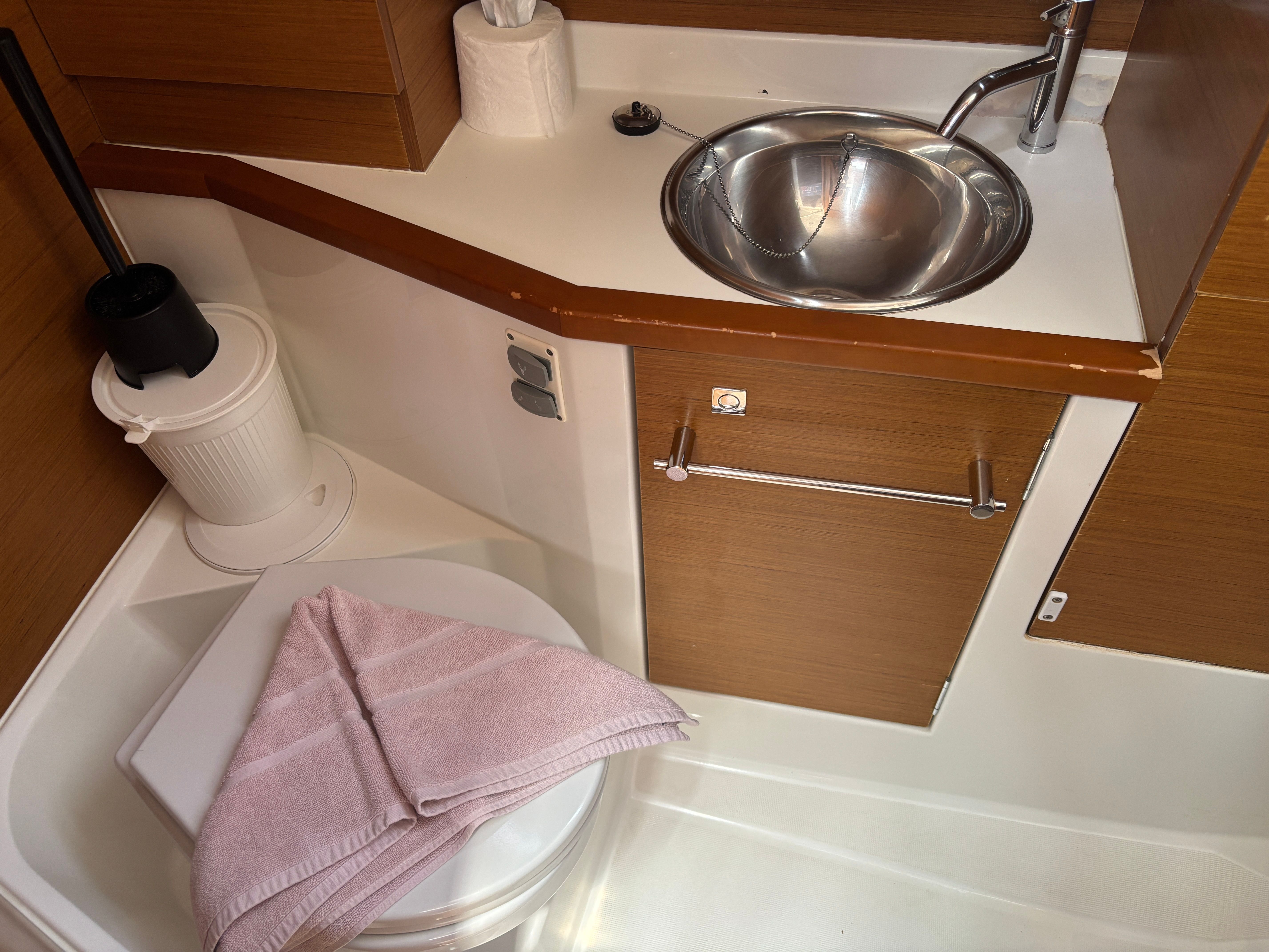 Jeanneau Sun Odyssey 389 | Sunsail 20