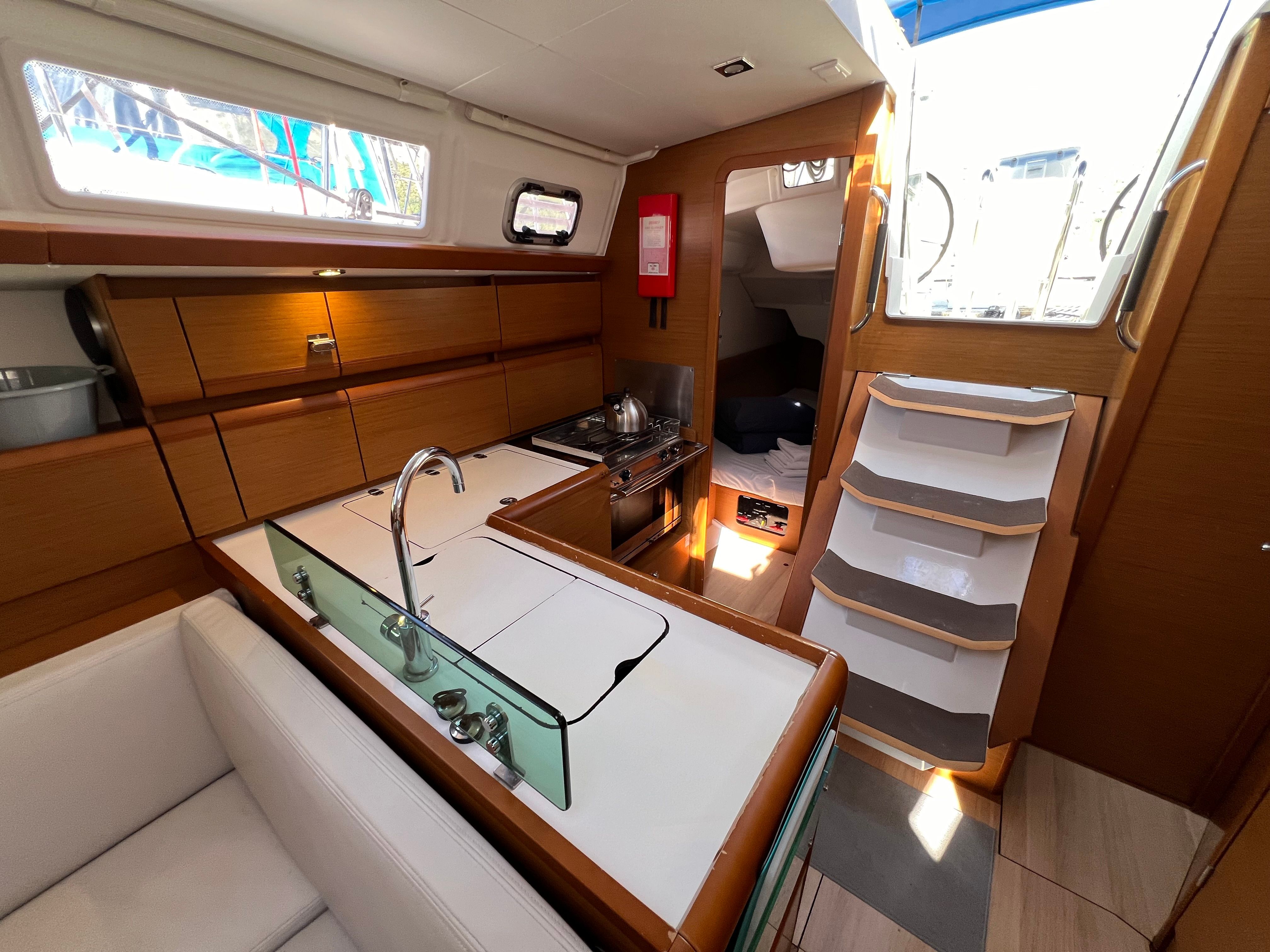 Jeanneau Sun Odyssey 389 | Sunsail 20