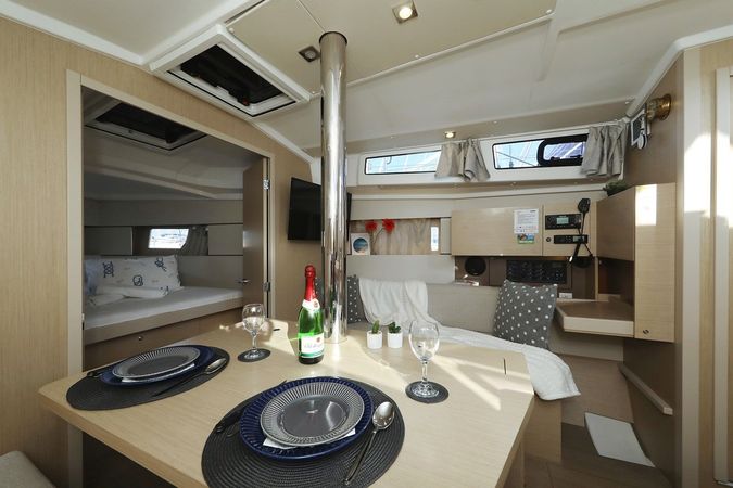 Beneteau Oceanis 38.1 | Angel07