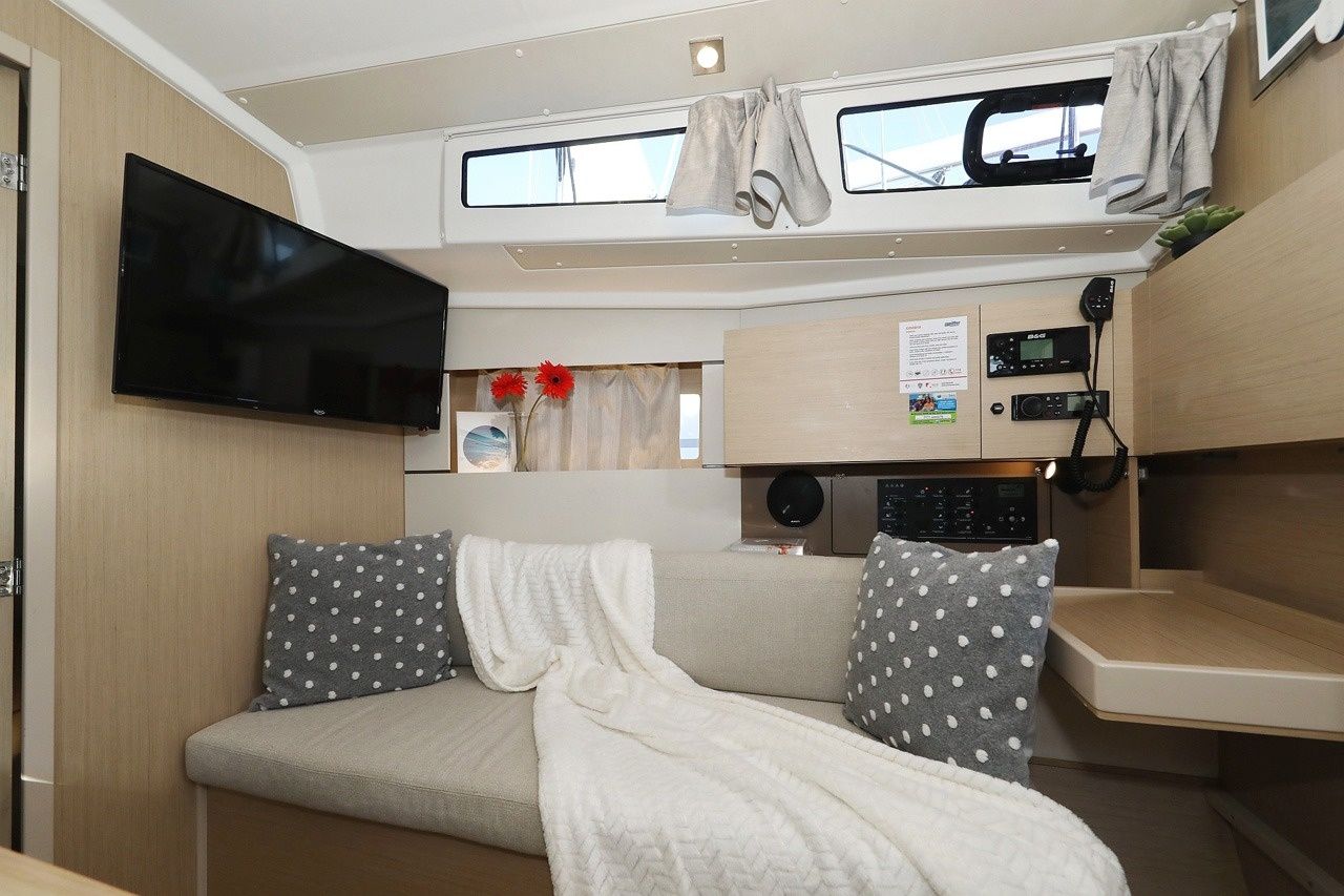 Beneteau Oceanis 38.1 | Angel07