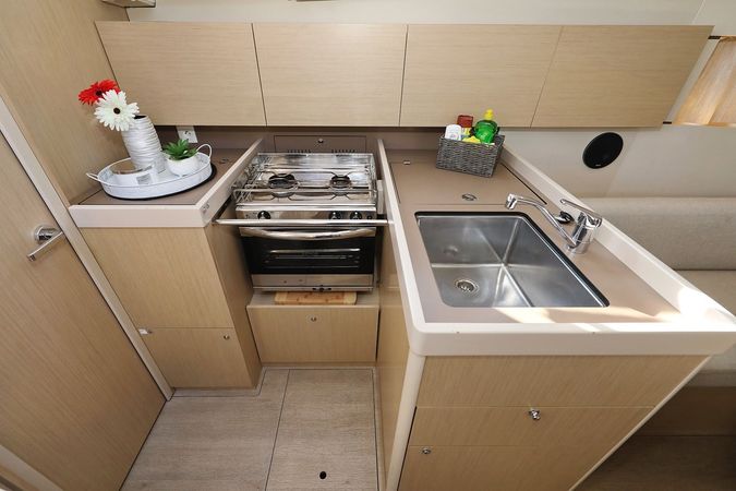 Beneteau Oceanis 38.1 | Angel07