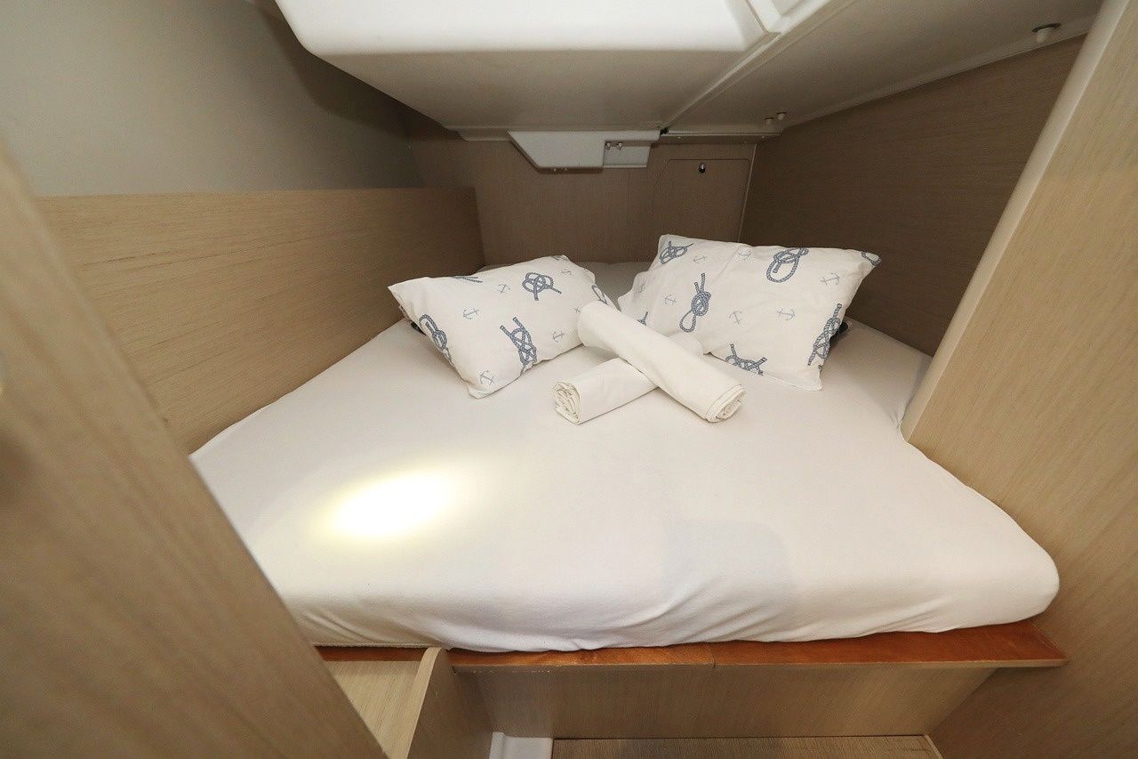 Beneteau Oceanis 38.1 | Angel07
