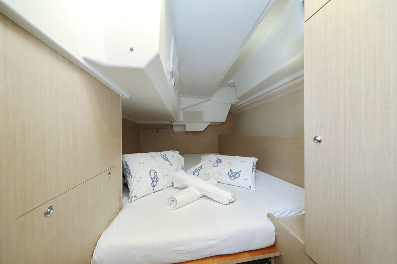 Beneteau Oceanis 38.1 | Angel07