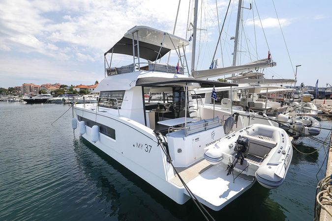 Fountaine Pajot MY 37 | Anrik