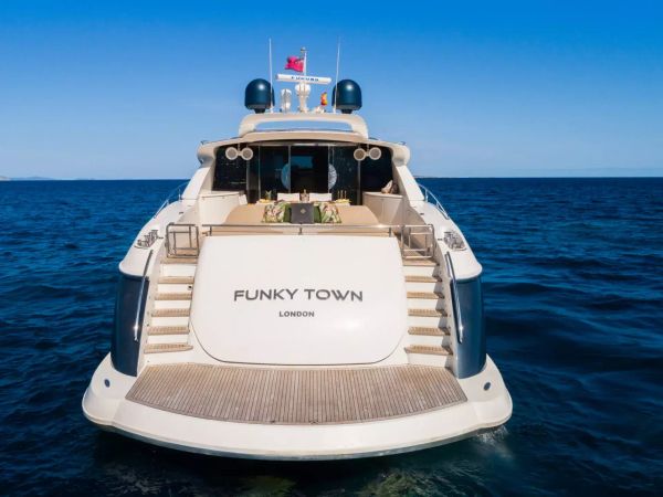 Canados 90 | Funky Town