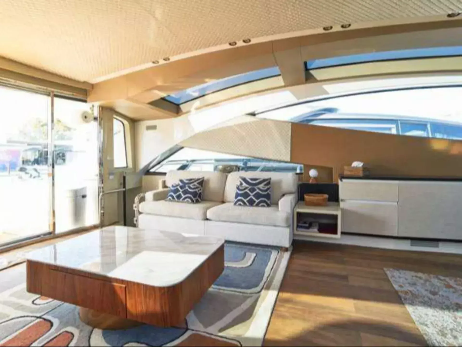 Canados 90 | Funky Town