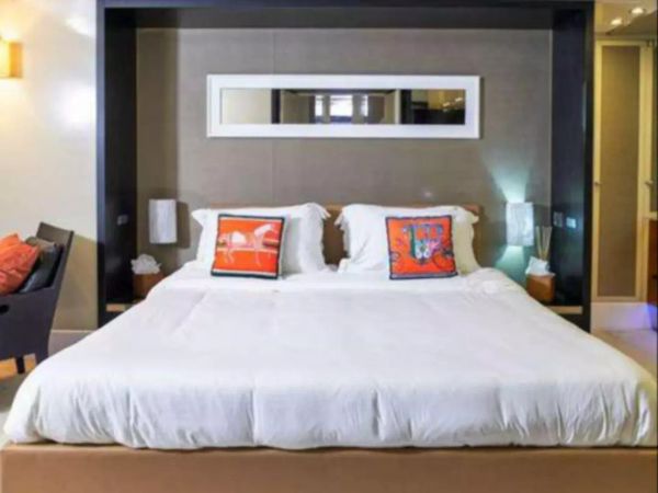 Canados 90 | Funky Town