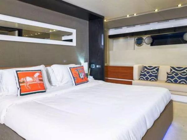 Canados 90 | Funky Town