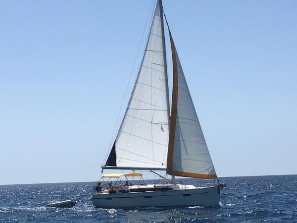 Bavaria Cruiser 37 | Happy Jack