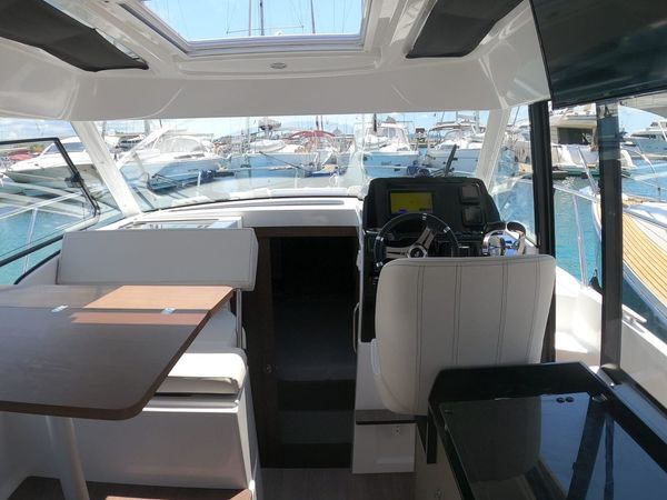 Beneteau Antares 9 | Queen Korina