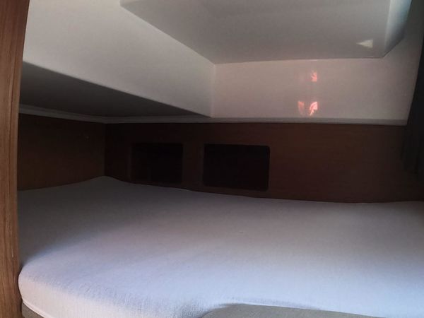 Beneteau Antares 9 | Queen Korina