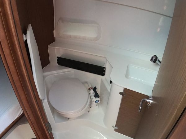 Beneteau Antares 9 | Queen Korina