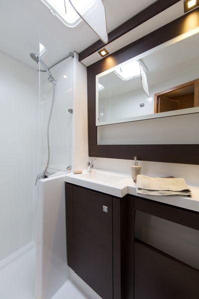 Fountaine Pajot Helia 44 | Lucky Lucas
