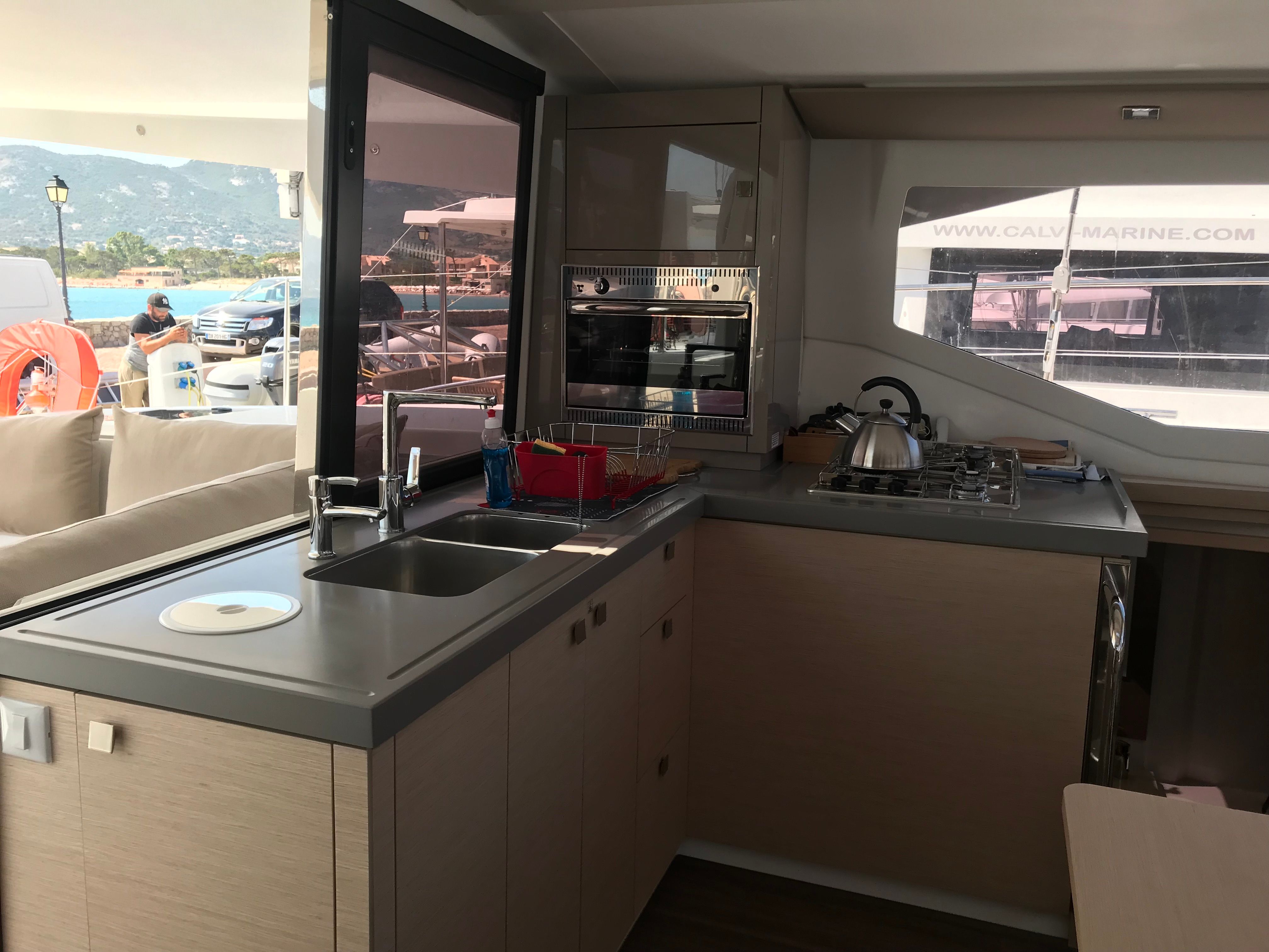 Fountaine Pajot Lucia 40 | Nona