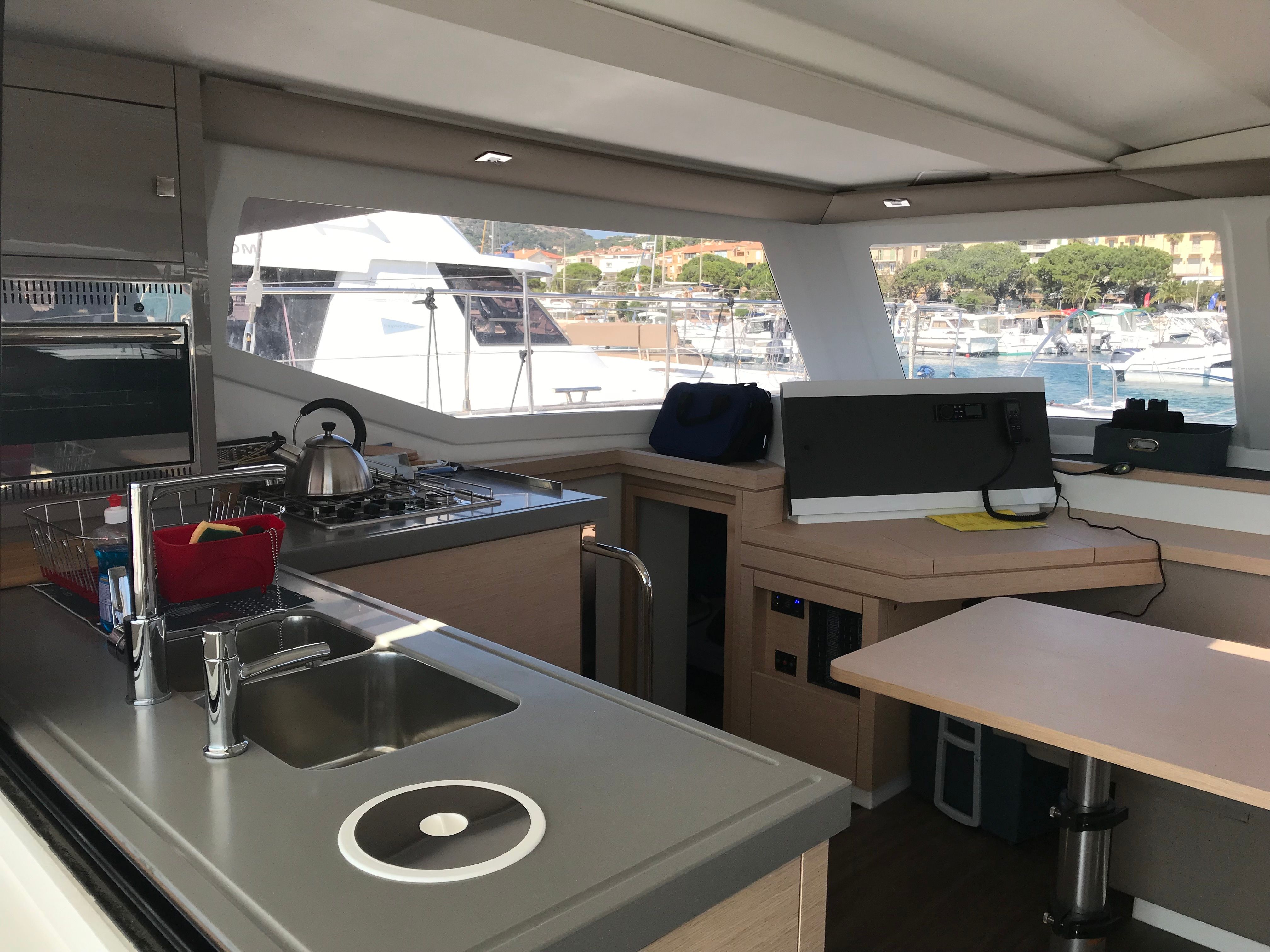 Fountaine Pajot Lucia 40 | Nona