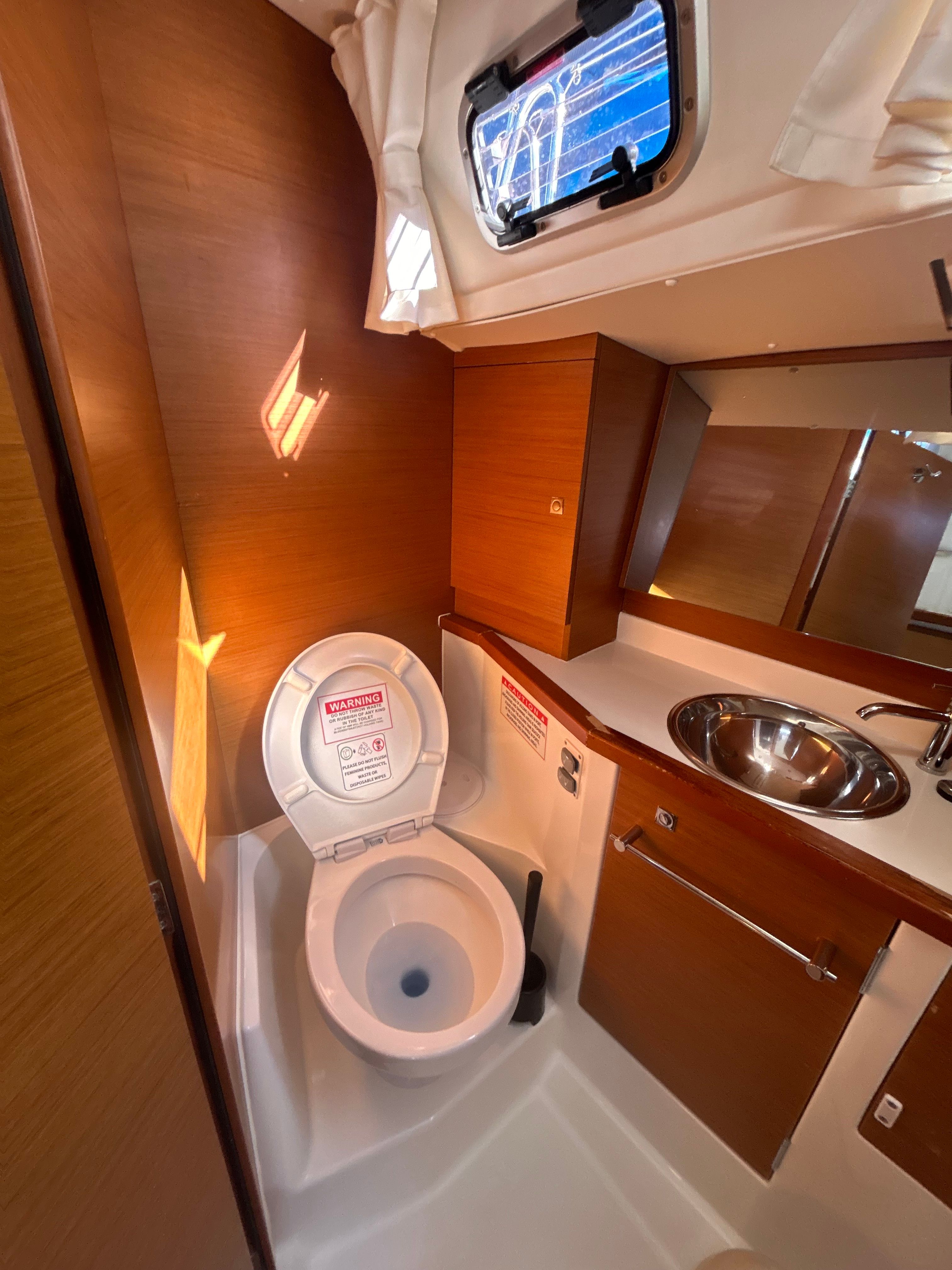 Jeanneau Sun Odyssey 389 | Sunsail 19