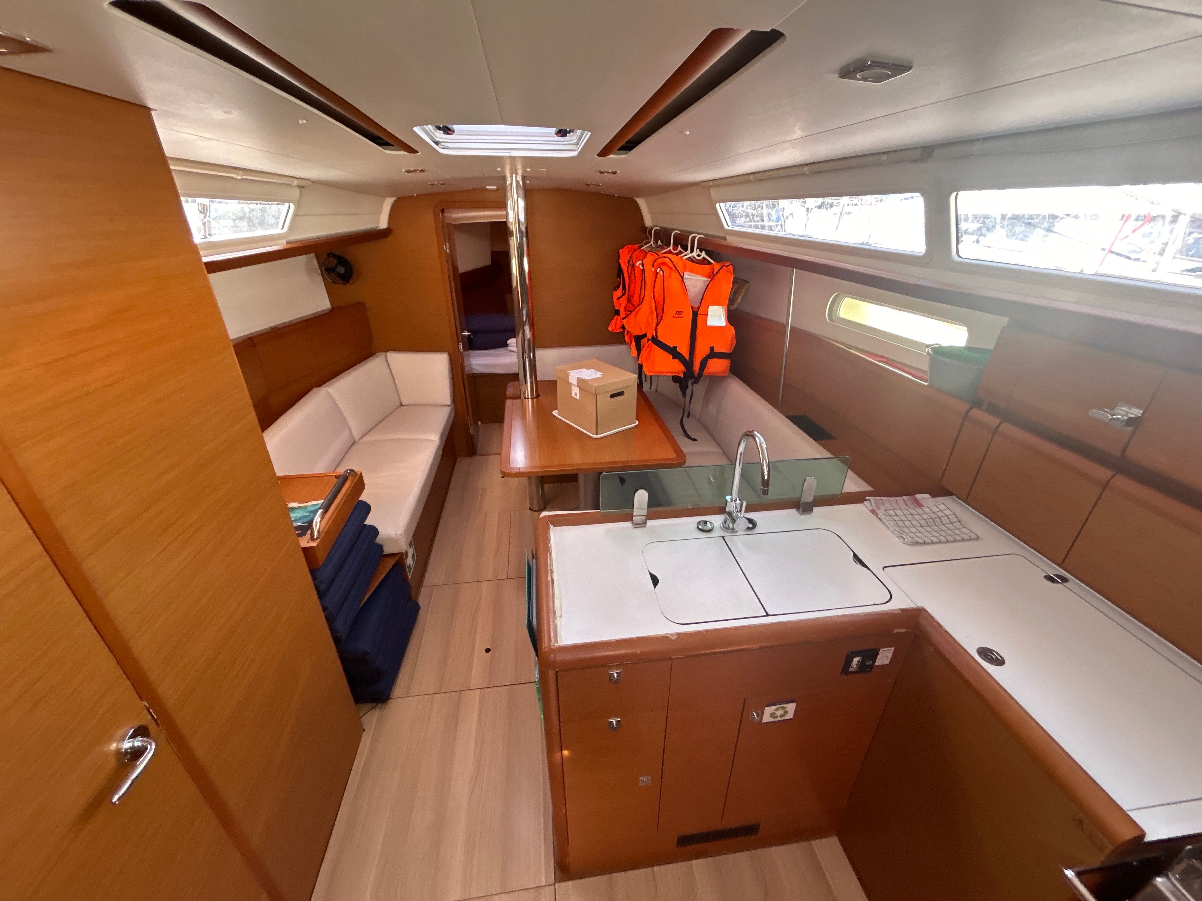 Jeanneau Sun Odyssey 389 | Sunsail 19