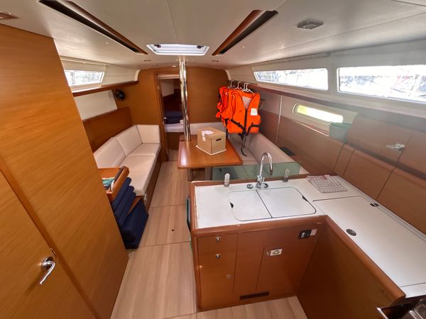 Jeanneau Sun Odyssey 389 | Sunsail 19
