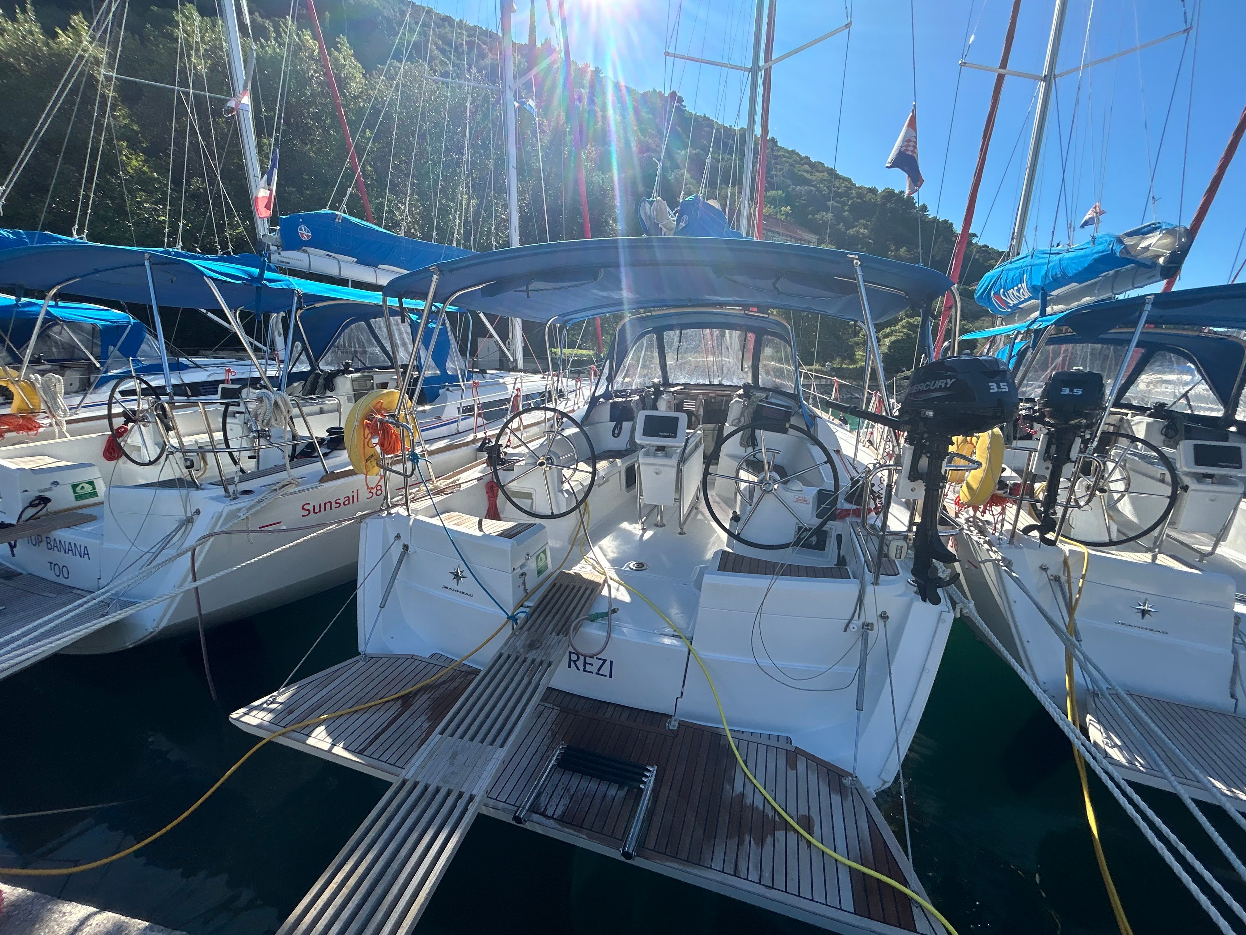 Jeanneau Sun Odyssey 389 | Sunsail 19