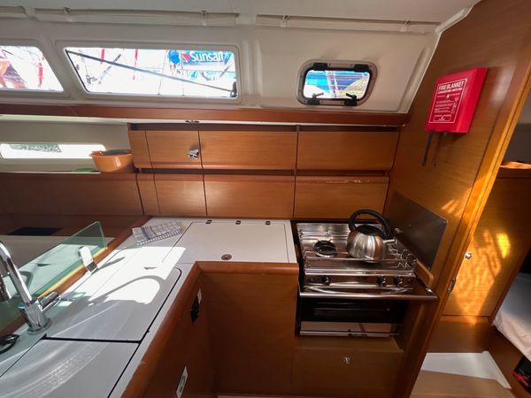 Jeanneau Sun Odyssey 389 | Sunsail 20
