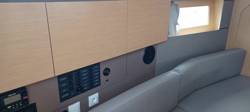 Beneteau Oceanis 35 | Colibri