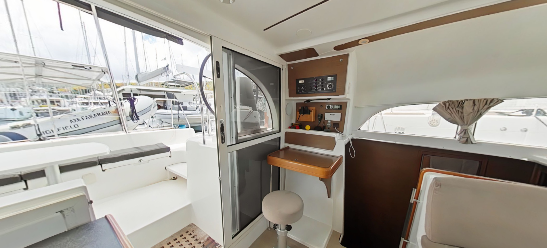 Lagoon 380 | Fakarava