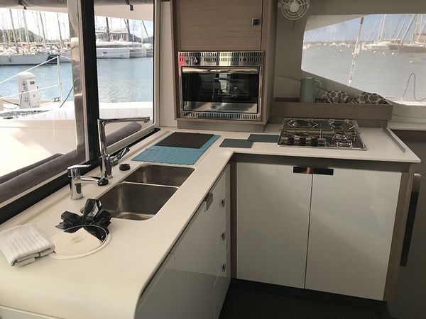Fountaine Pajot Isla 40 | Angela