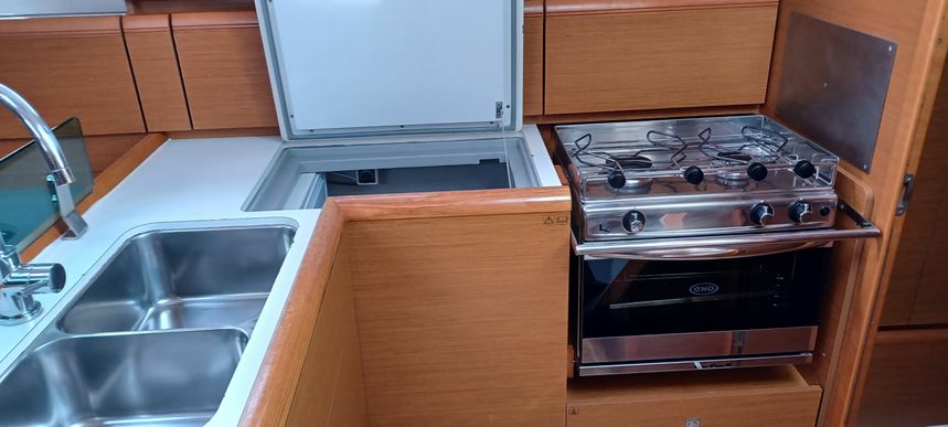 Jeanneau Sun Odyssey 389 | Aloha