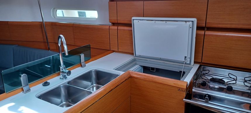 Jeanneau Sun Odyssey 389 | Aloha