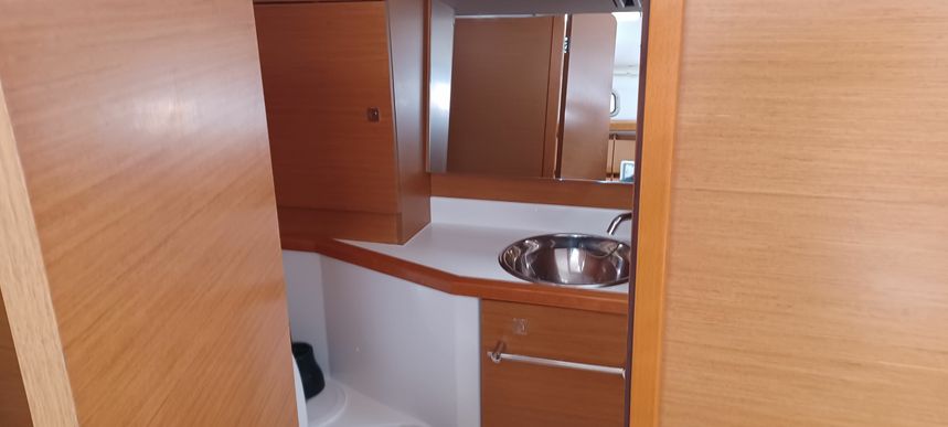 Jeanneau Sun Odyssey 389 | Aloha