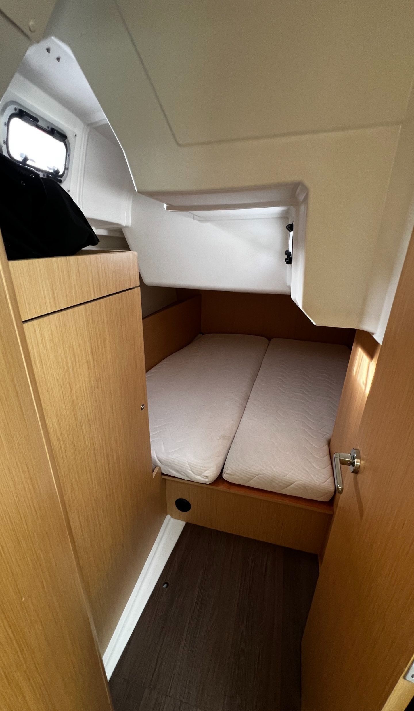 Beneteau Oceanis 38.1 | Houat Else