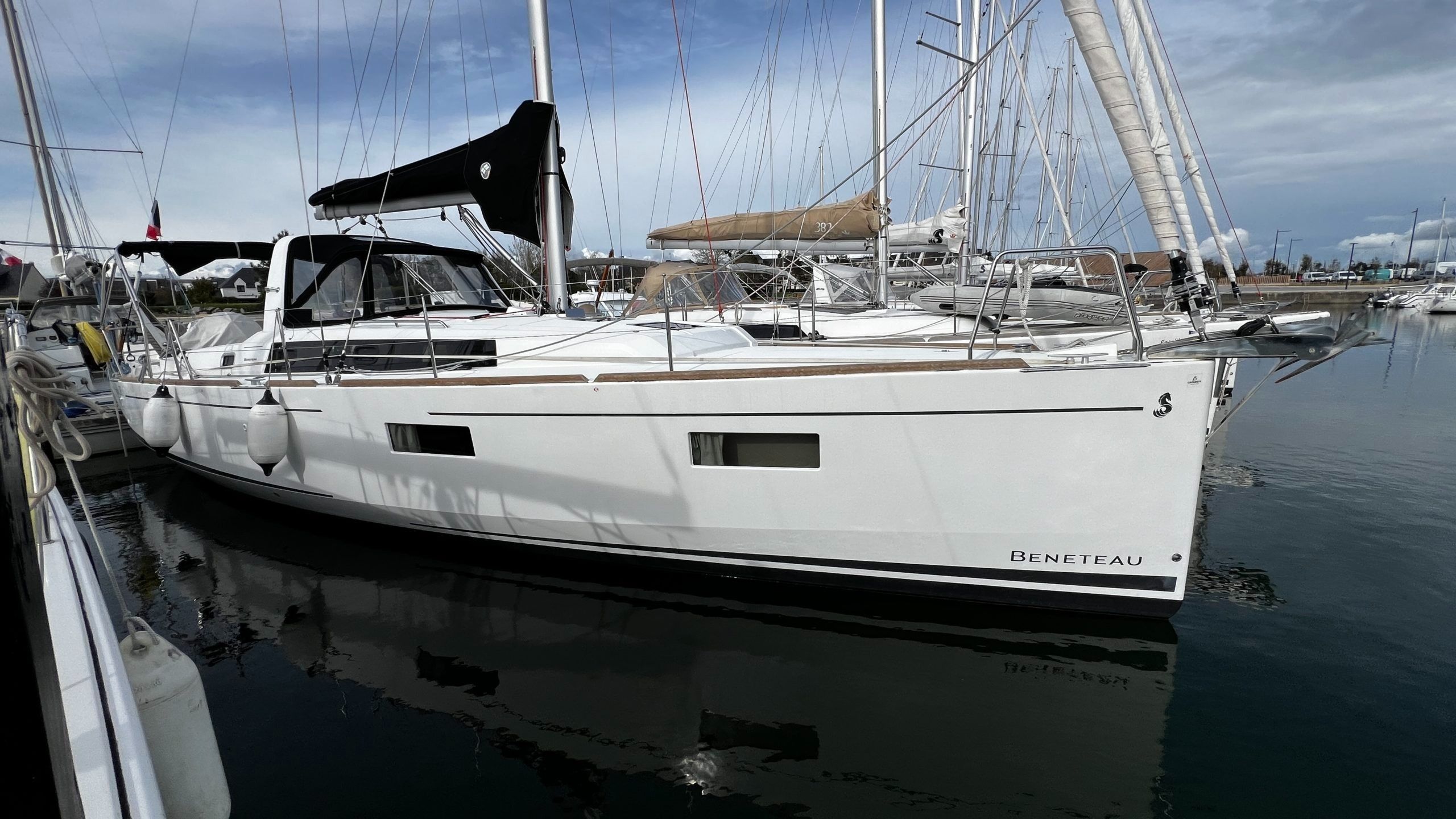 Beneteau Oceanis 38.1 | Houat Else
