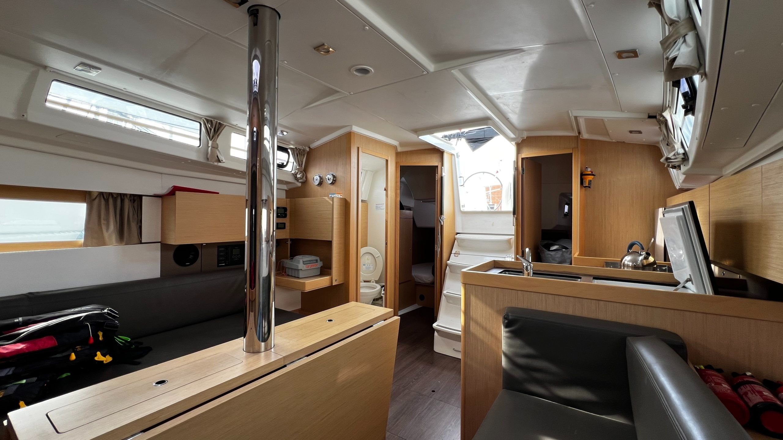 Beneteau Oceanis 38.1 | Houat Else