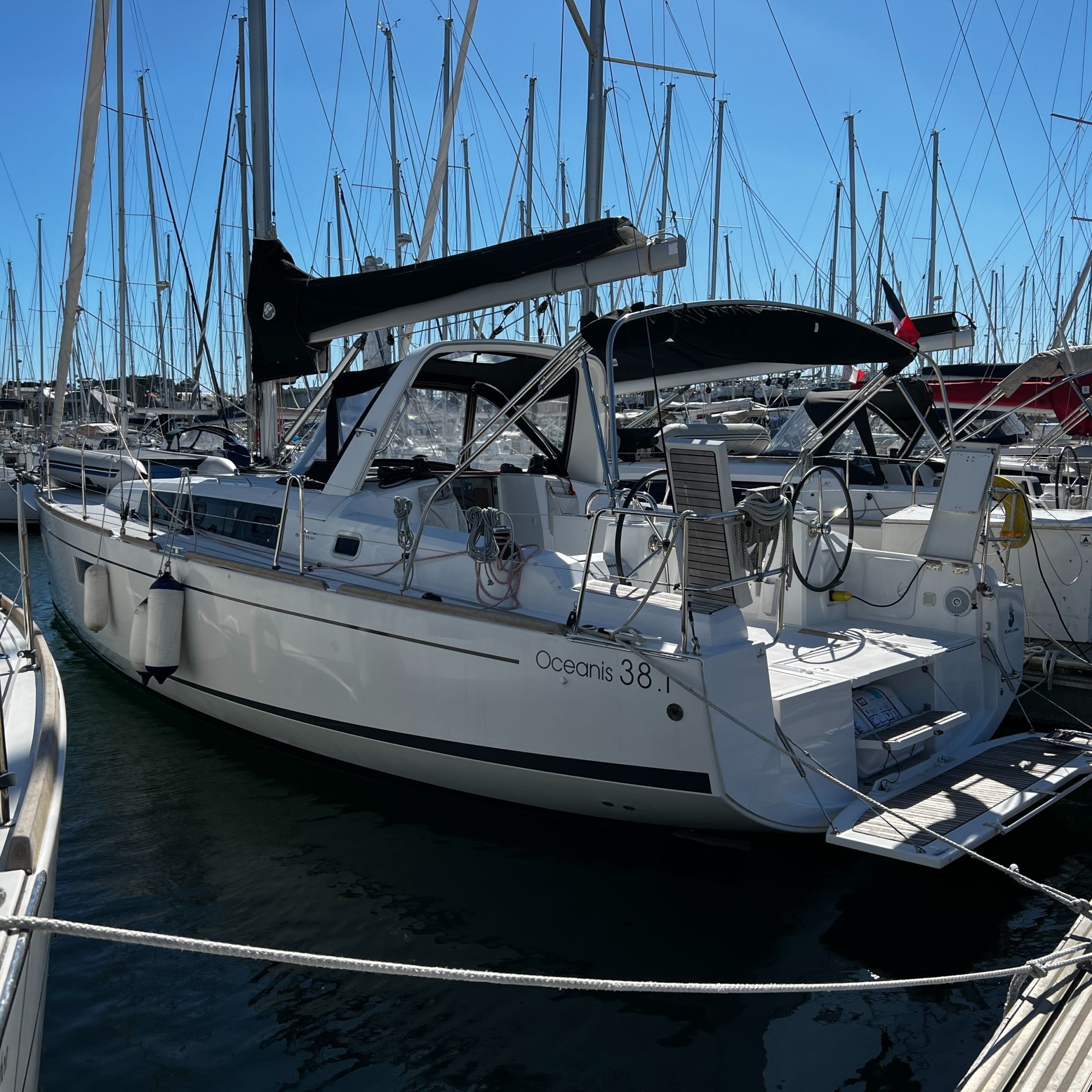 Beneteau Oceanis 38.1 | Houat Else
