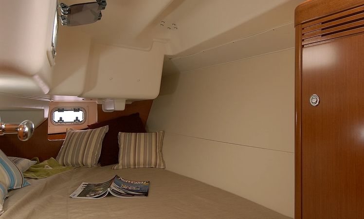 Beneteau Oceanis 34 | Dizzy Lizzy