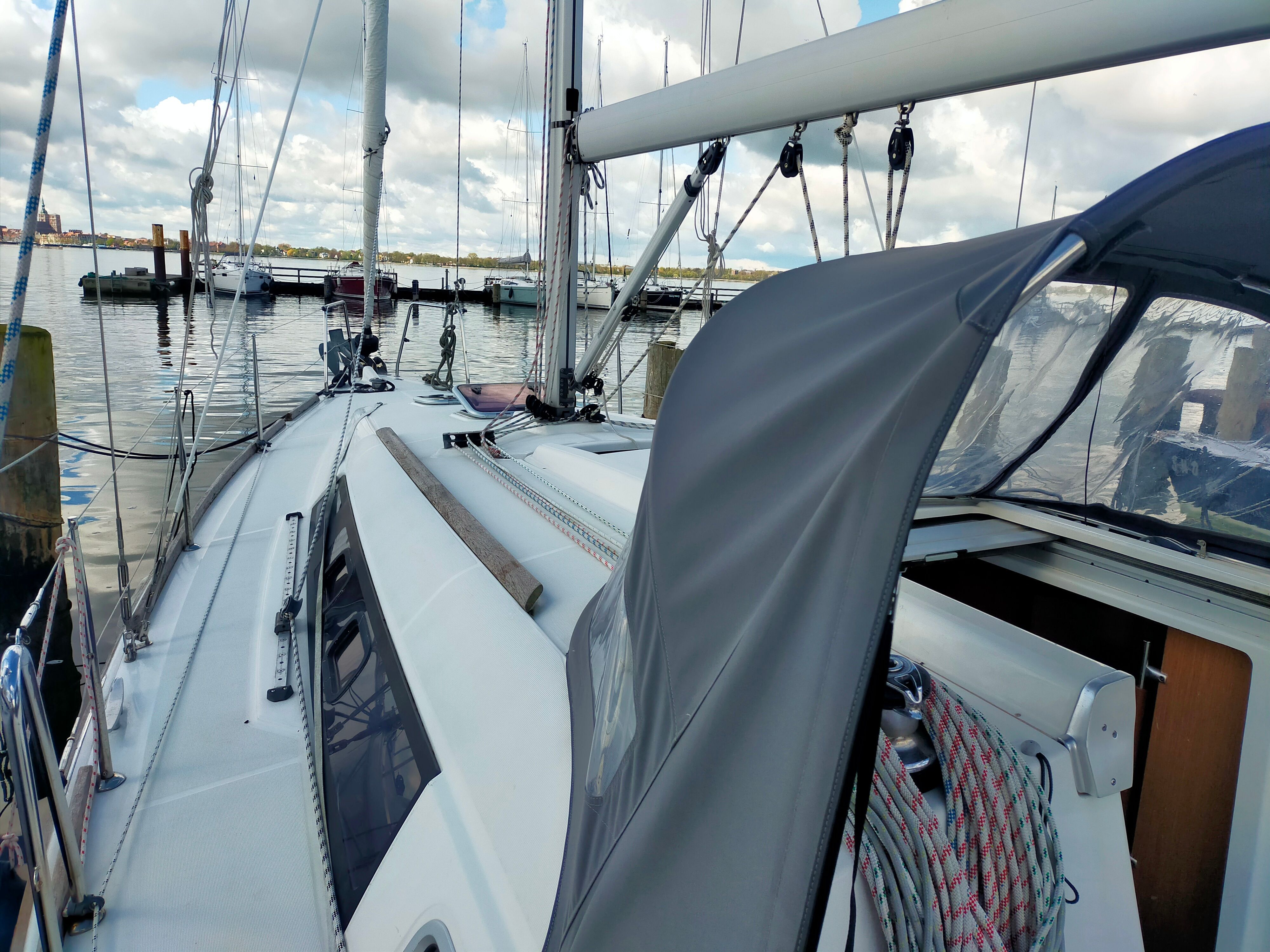 Beneteau Oceanis 34 | Dizzy Lizzy