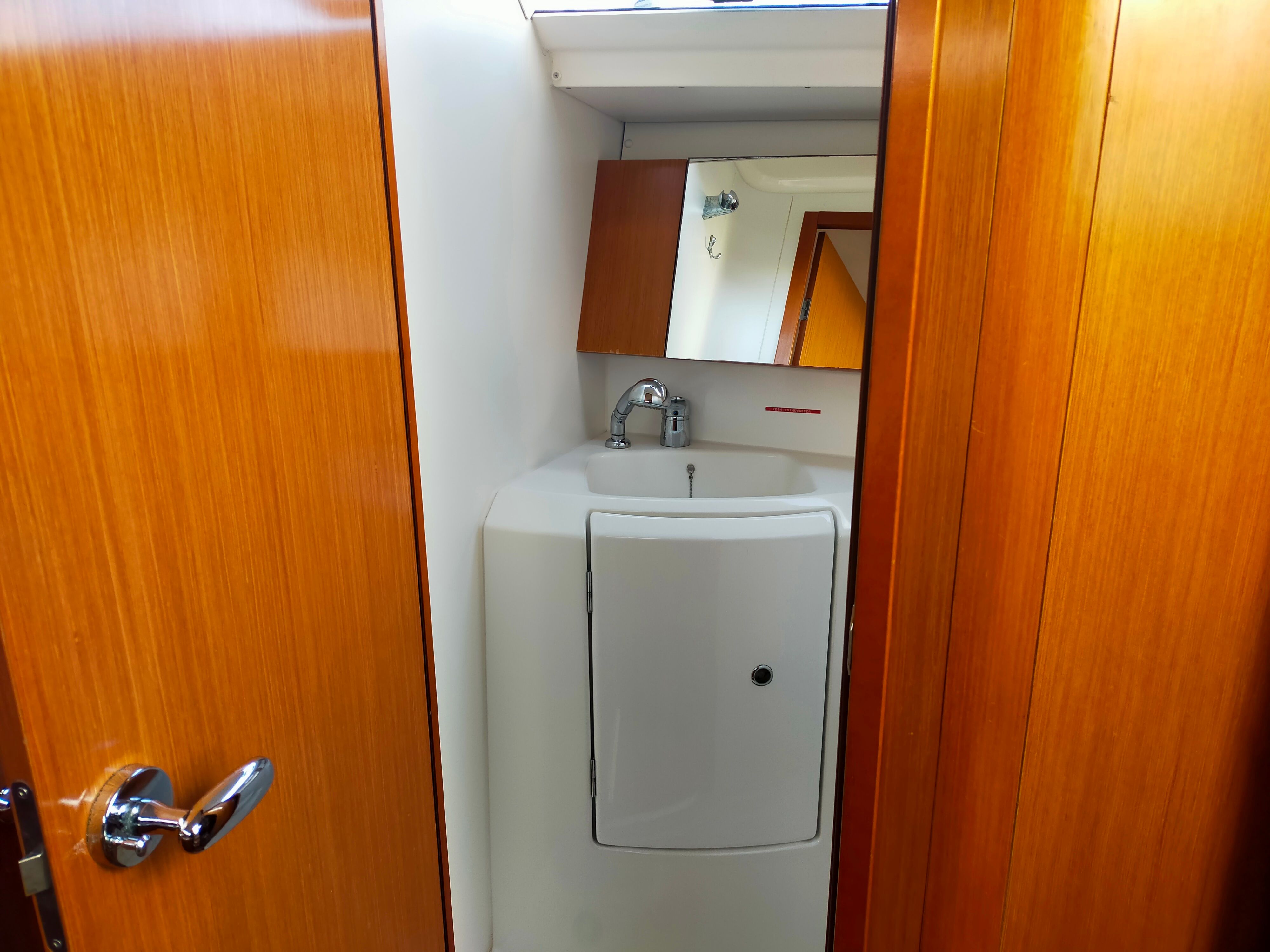 Beneteau Oceanis 34 | Dizzy Lizzy