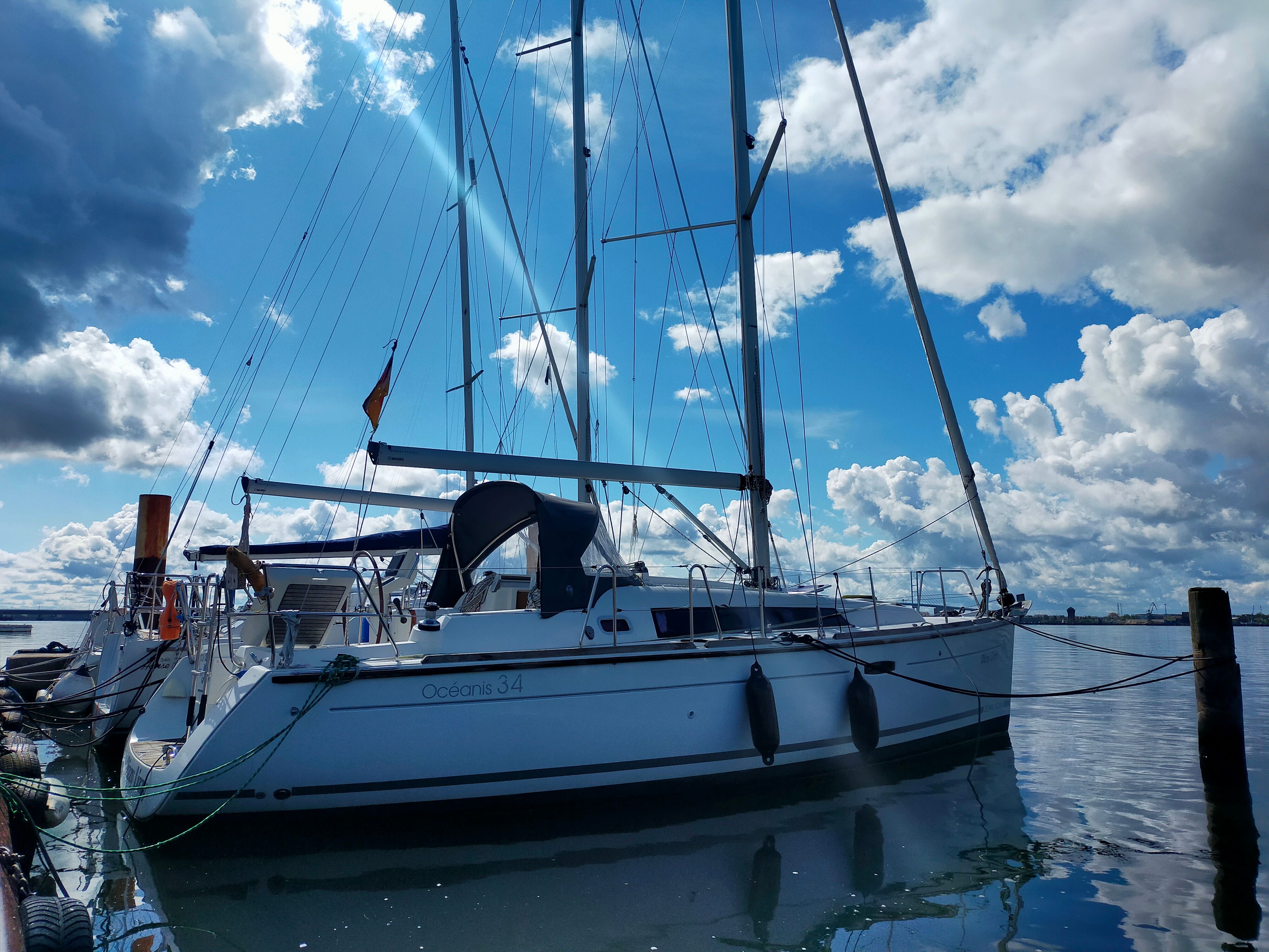 Beneteau Oceanis 34 | Dizzy Lizzy