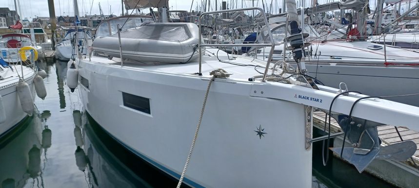 Jeanneau Sun Odyssey 410 | Black Star 2