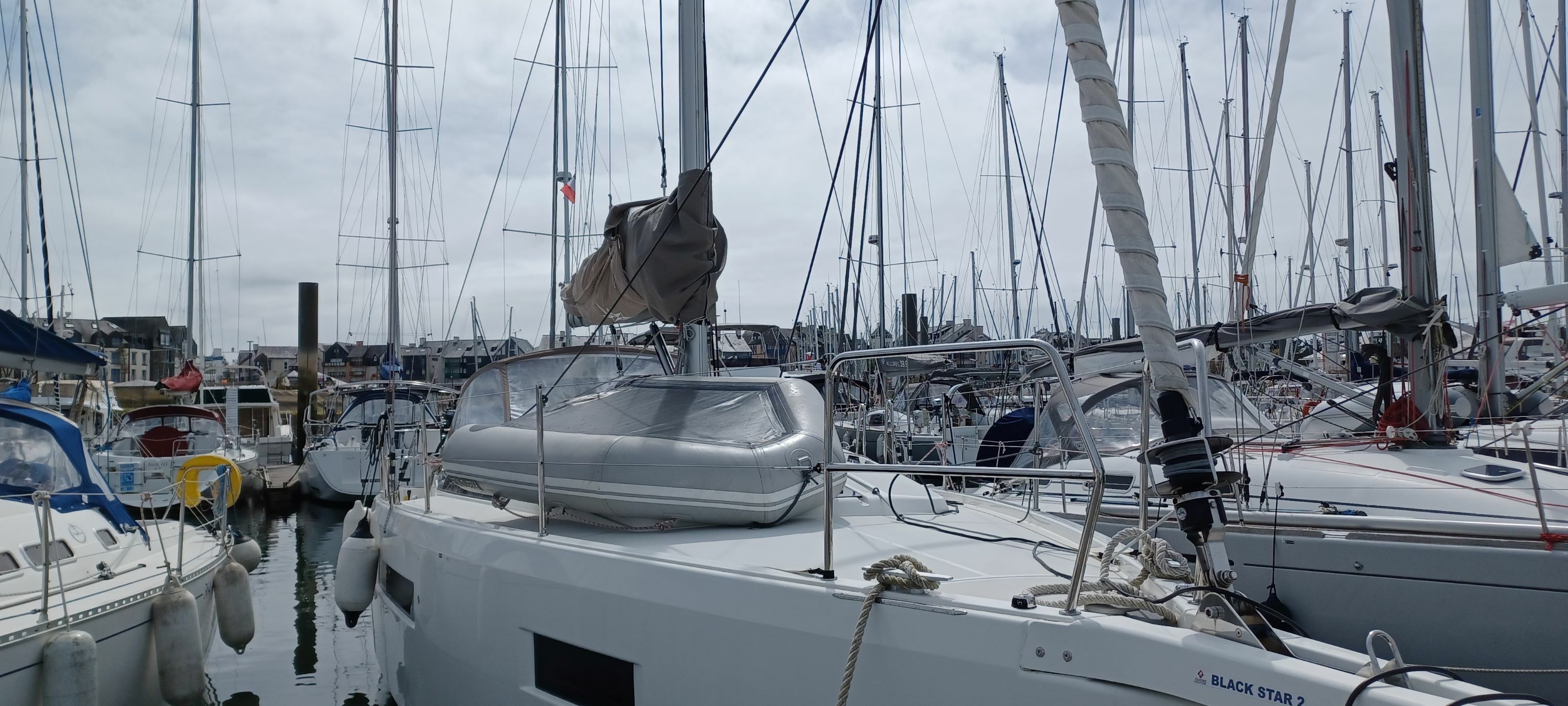 Jeanneau Sun Odyssey 410 | Black Star 2