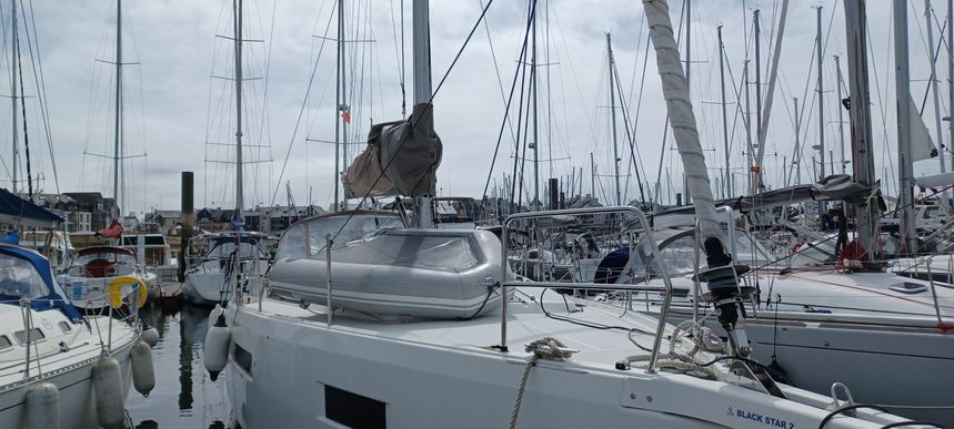 Jeanneau Sun Odyssey 410 | Black Star 2