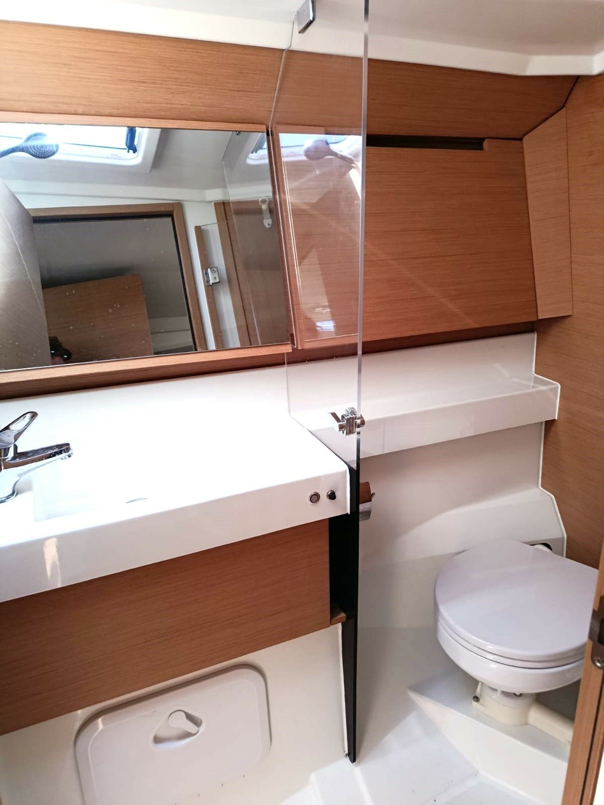 Jeanneau Sun Odyssey 410 | Black Star 2
